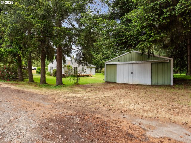 150 RIVER Ln, Gladstone, OR 97027