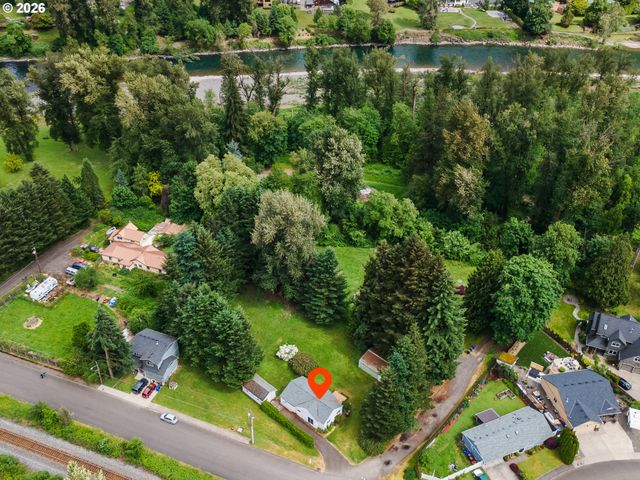150 RIVER Ln, Gladstone, OR 97027