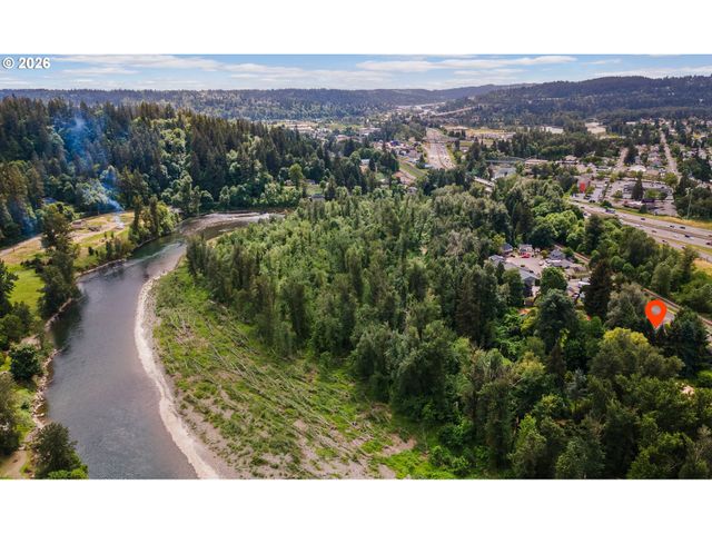 150 RIVER Ln, Gladstone, OR 97027