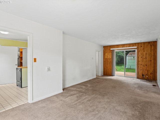 150 RIVER Ln, Gladstone, OR 97027