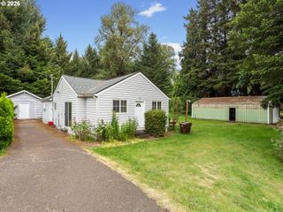 150 RIVER Ln, Gladstone, OR 97027