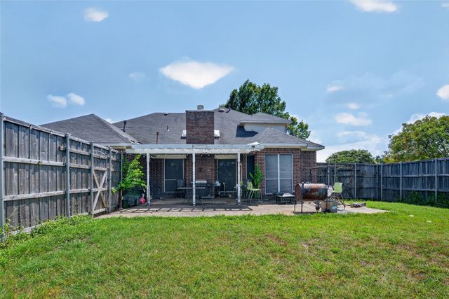 2306 Bent Brook Drive, Mesquite, TX 75181
