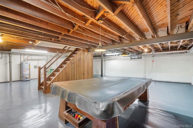 31 Bellingham Lane, Great Neck, NY 11023