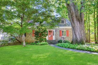 31 Bellingham Lane, Great Neck, NY 11023