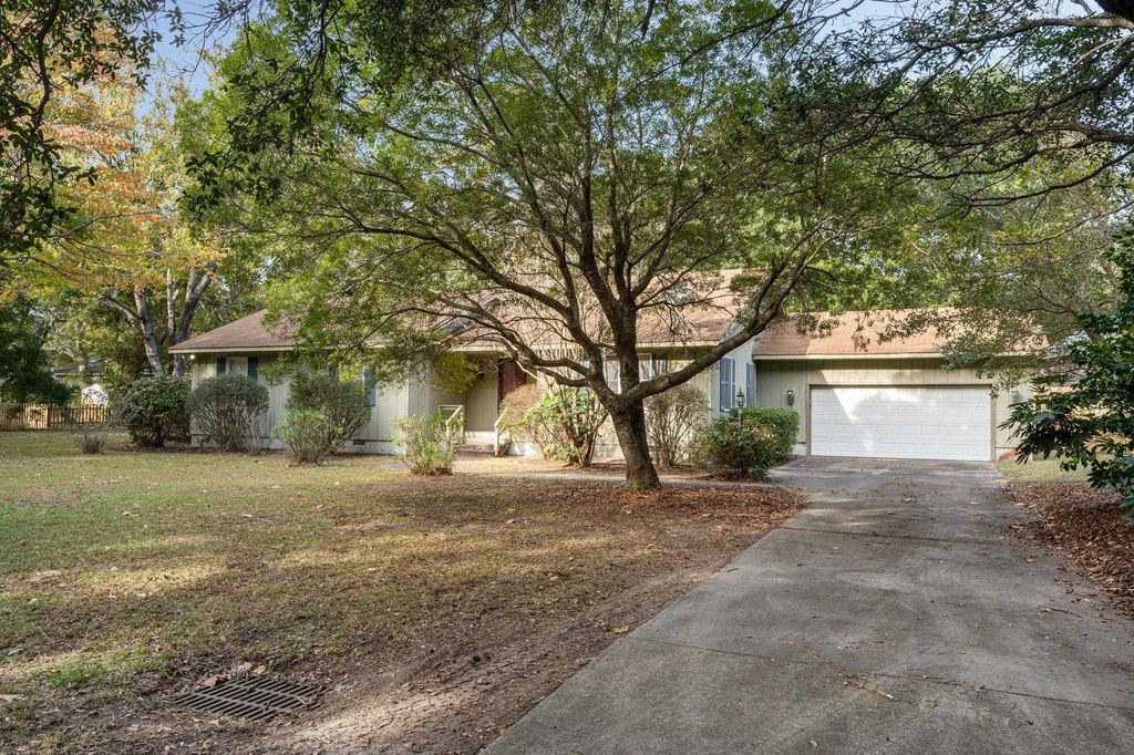 Image 1 of property listing at 512 Canal Dr Lot 134, Kill Devil Hills, NC 27948