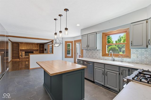 8090 Bowline Drive, Indianapolis, IN 46236