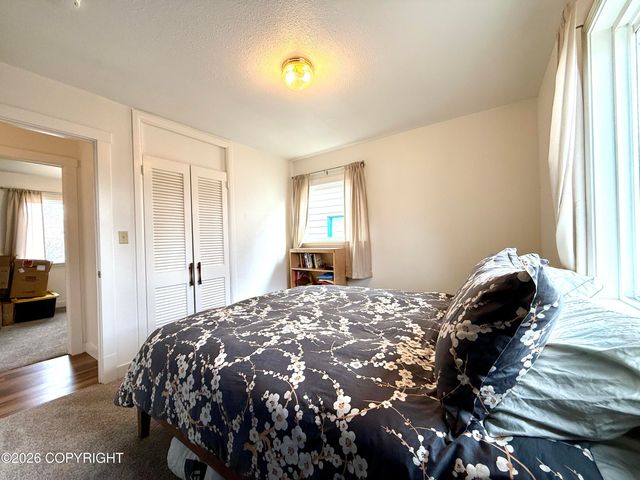 6530 E 9th Avenue, Anchorage, AK 99504