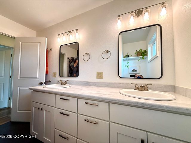 6530 E 9th Avenue, Anchorage, AK 99504