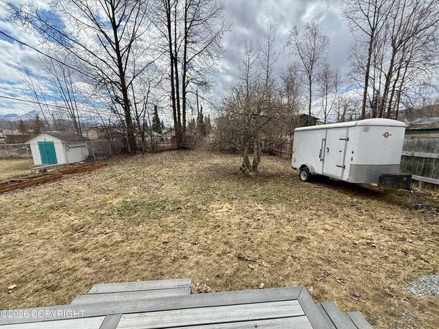 6530 E 9th Avenue, Anchorage, AK 99504
