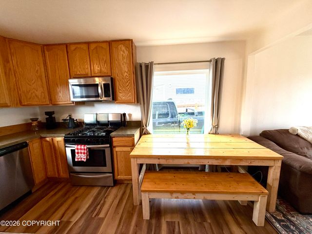 6530 E 9th Avenue, Anchorage, AK 99504