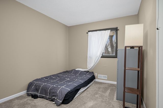 814 Fireside Drive, Apple Valley, MN 55124