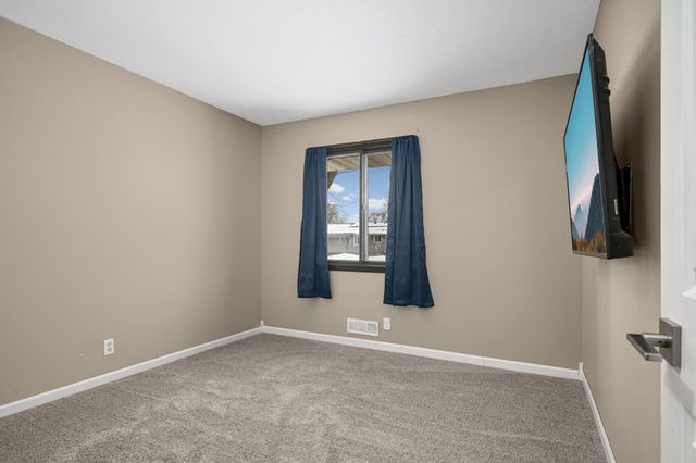 814 Fireside Drive, Apple Valley, MN 55124