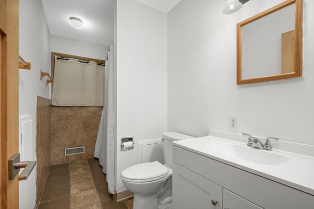 814 Fireside Drive, Apple Valley, MN 55124