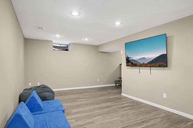 814 Fireside Drive, Apple Valley, MN 55124