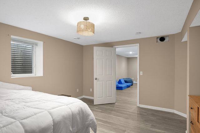 814 Fireside Drive, Apple Valley, MN 55124