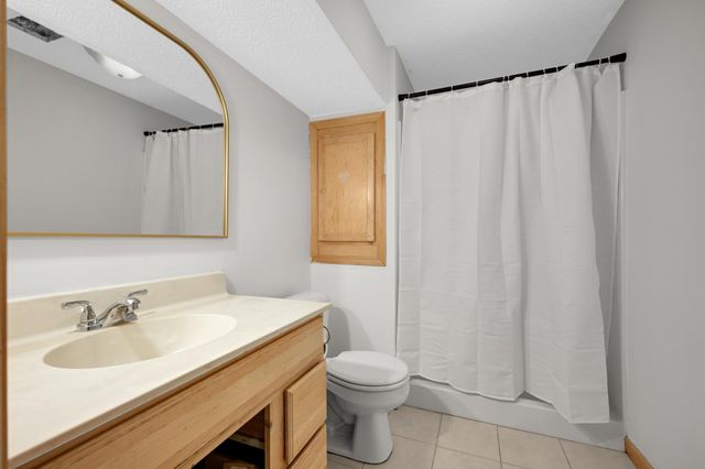 814 Fireside Drive, Apple Valley, MN 55124