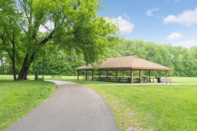 814 Fireside Drive, Apple Valley, MN 55124