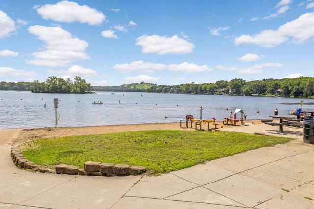 814 Fireside Drive, Apple Valley, MN 55124