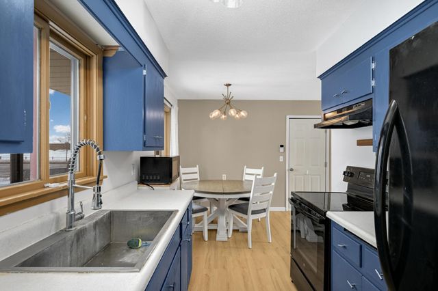 814 Fireside Drive, Apple Valley, MN 55124