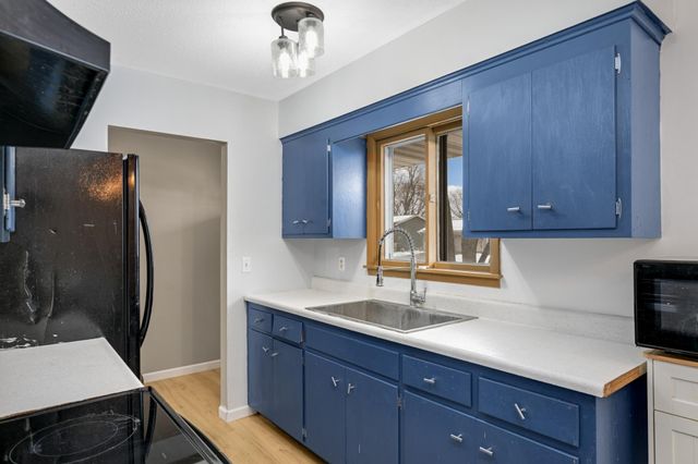 814 Fireside Drive, Apple Valley, MN 55124