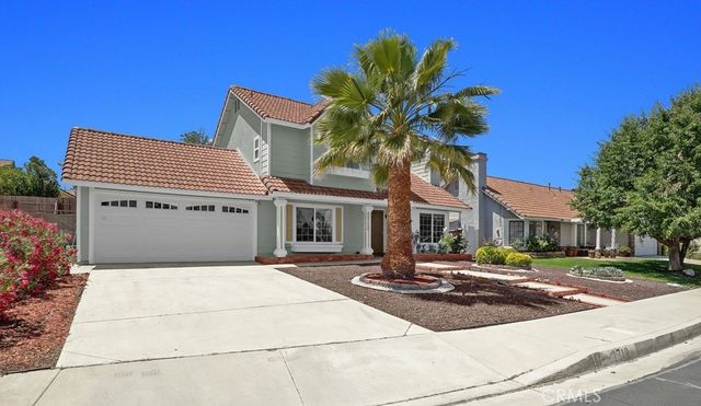1712 Woodbridge, Palmdale, CA 93550