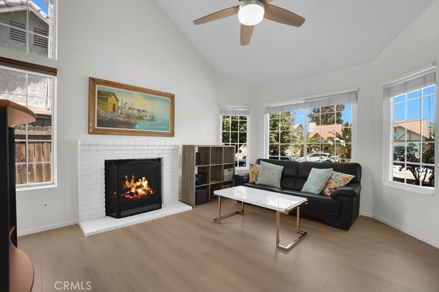 1712 Woodbridge, Palmdale, CA 93550