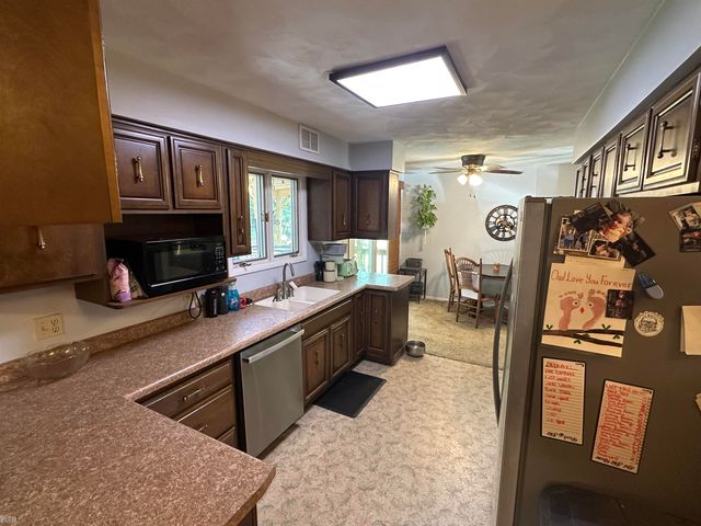228 Indian Road, Pennfield, MI 49017