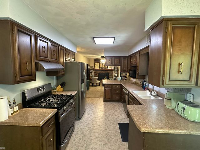 228 Indian Road, Pennfield, MI 49017