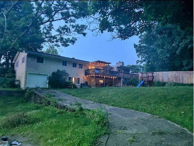 228 Indian Road, Pennfield, MI 49017