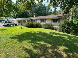 228 Indian Road, Pennfield, MI 49017