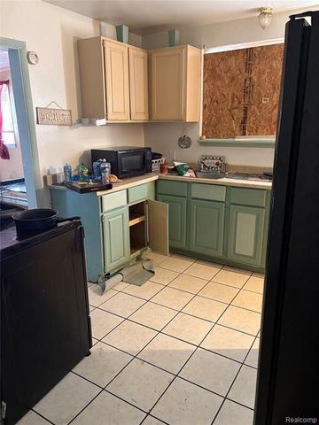 15841 Steel Street, Detroit, MI 48227