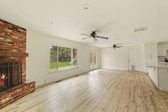 712 Peach St, Lodi, CA 95242