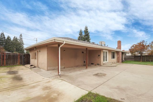712 Peach St, Lodi, CA 95242