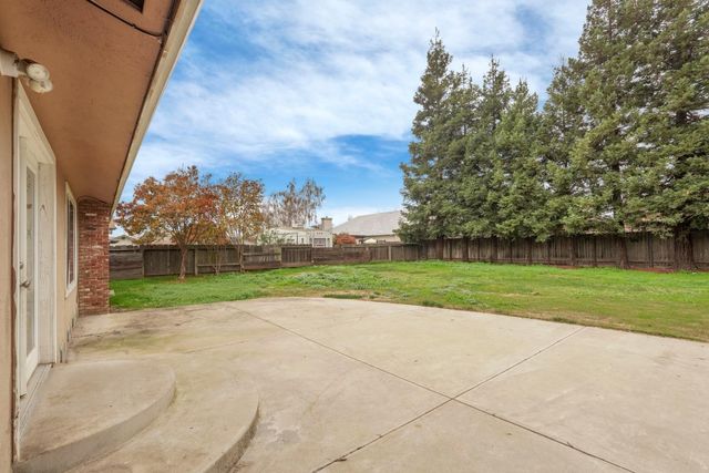 712 Peach St, Lodi, CA 95242