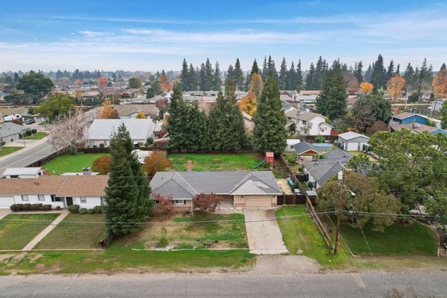 712 Peach St, Lodi, CA 95242