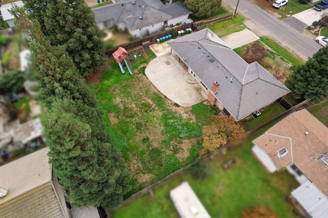 712 Peach St, Lodi, CA 95242