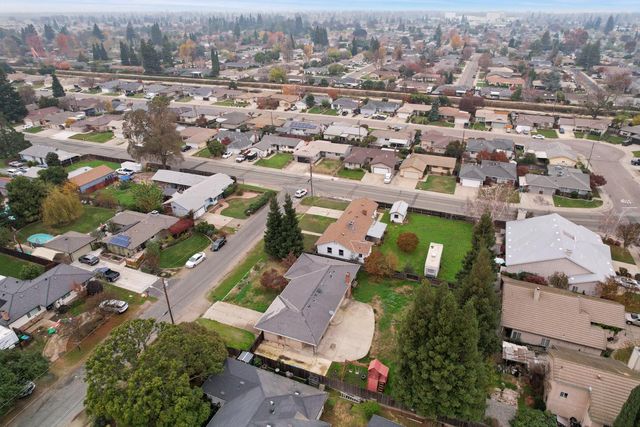 712 Peach St, Lodi, CA 95242