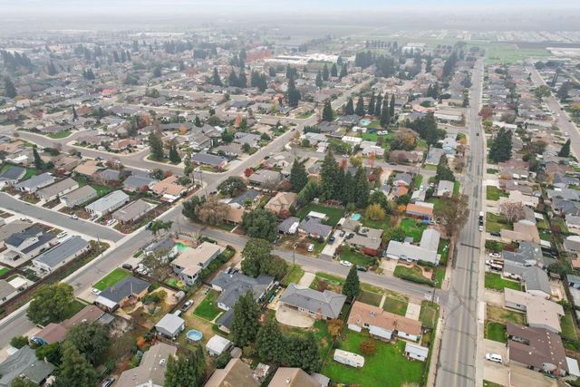 712 Peach St, Lodi, CA 95242