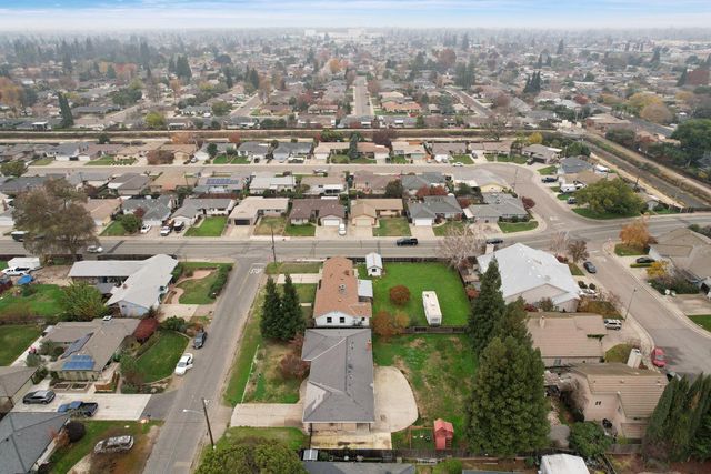 712 Peach St, Lodi, CA 95242