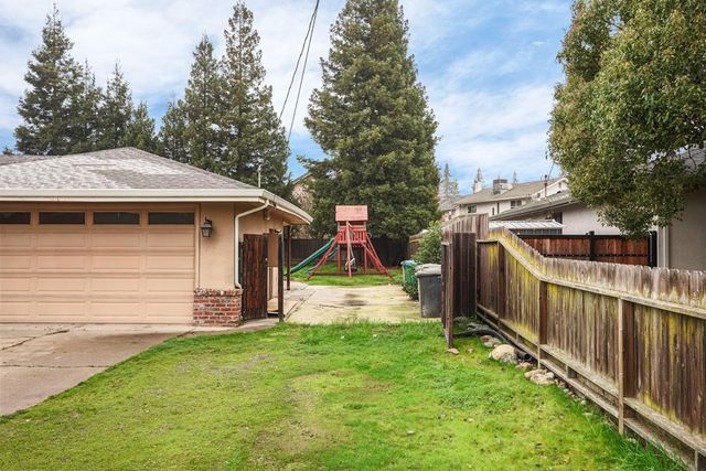 712 Peach St, Lodi, CA 95242