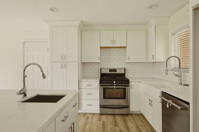 712 Peach St, Lodi, CA 95242