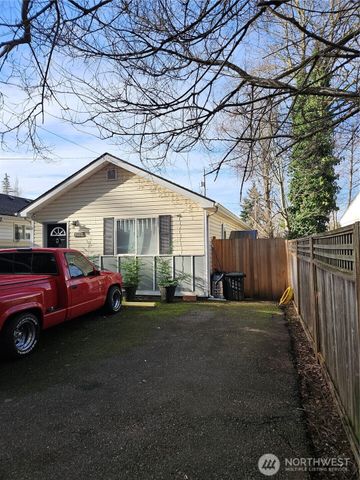 9638 D Street E, Tacoma, WA 98445