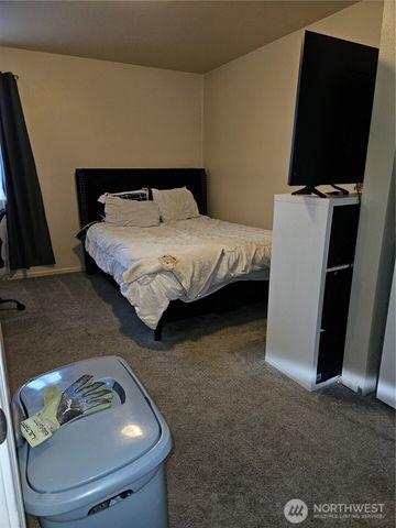 9638 D Street E, Tacoma, WA 98445