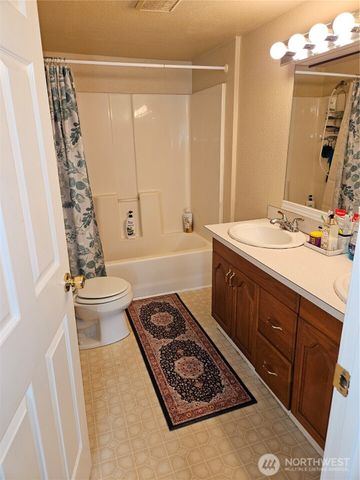 9638 D Street E, Tacoma, WA 98445