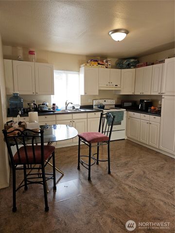 9638 D Street E, Tacoma, WA 98445