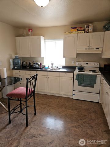 9638 D Street E, Tacoma, WA 98445