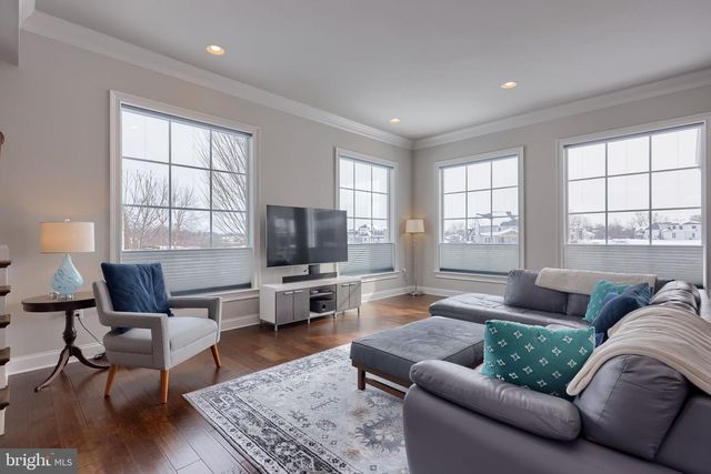 512 E DELP RD, Lancaster, PA 17601