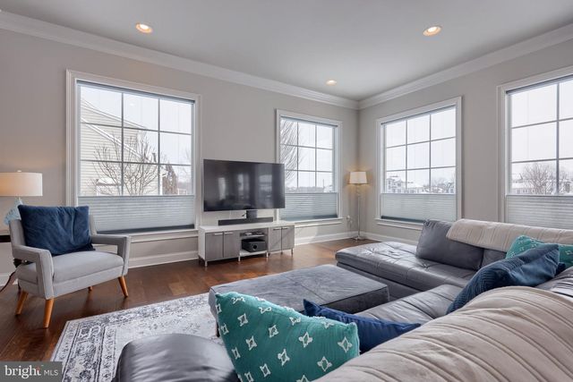 512 E DELP RD, Lancaster, PA 17601