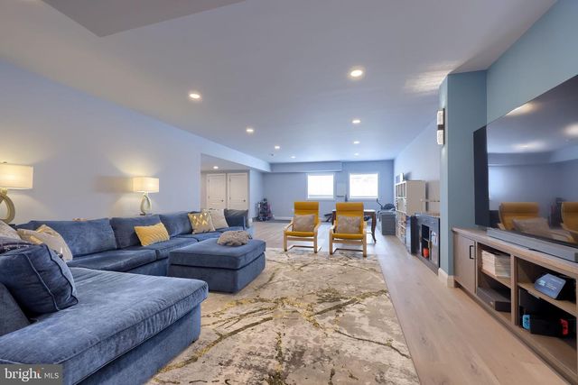 512 E DELP RD, Lancaster, PA 17601