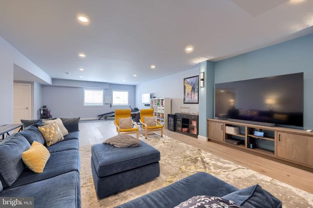 512 E DELP RD, Lancaster, PA 17601